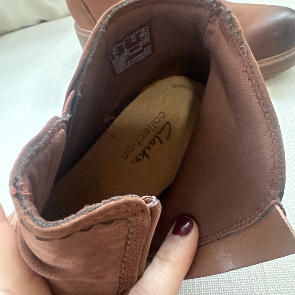 NEW Clarks Collection Brown Leather Ankle Boots Comfort Booties Womens 9 - Picture 7 of 11